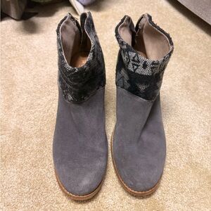 Toms Grey Southwestern Printed Ankle Boots Size 9
